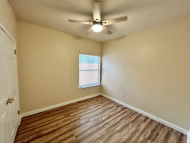 Building Photo - 8710 Weiser Dr
