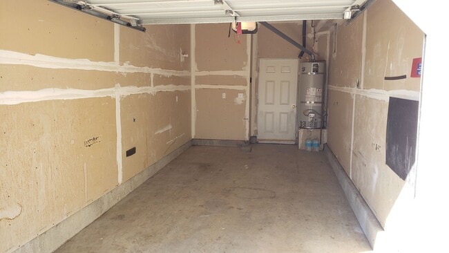 Building Photo - Love the Ocean? 2/2 Condo. STUNNING OCEAN VIEW! Private Patio + 2 Private Garages