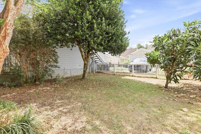 Building Photo - 3253 Stanhope Dr