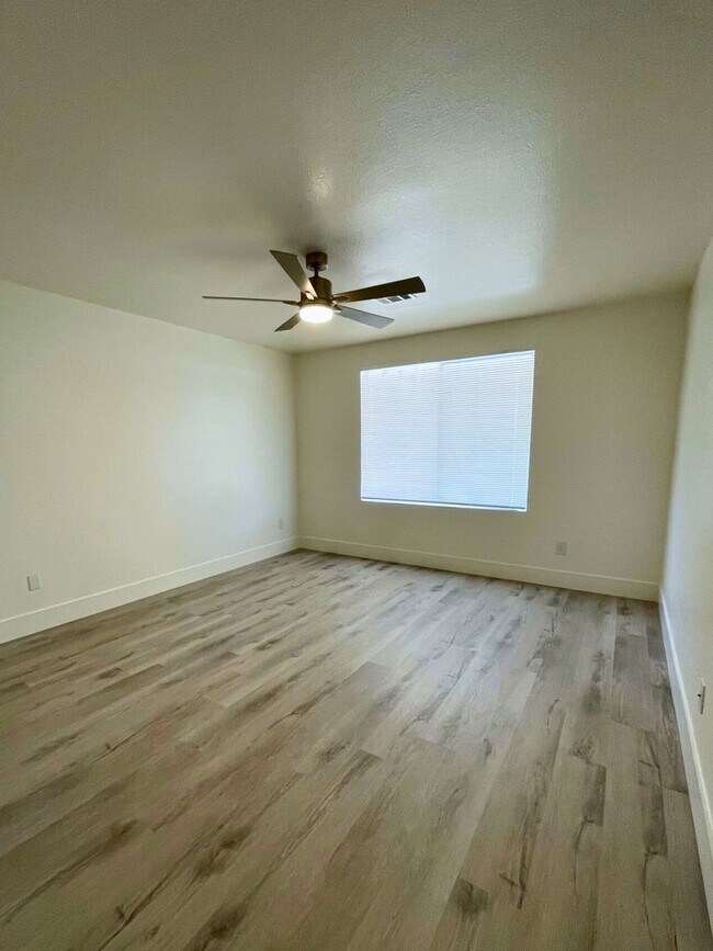 Building Photo - NEWLY RENOVATED 3BD/2BA SINGLE FAMILY HOME IN NORTH LAS VEGAS!