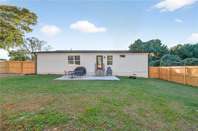 Building Photo - 1324 Ace Mcmillian Rd