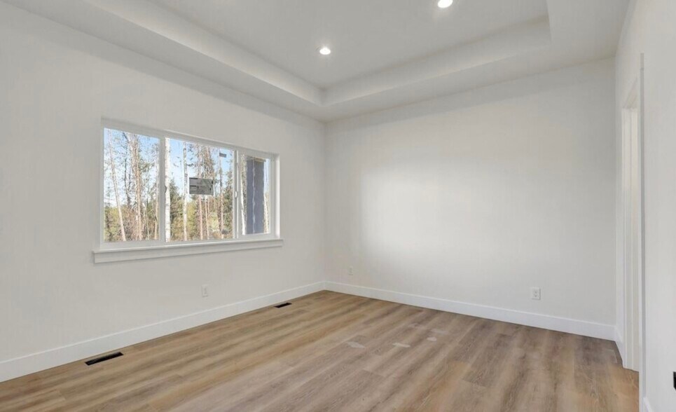 Building Photo - 2631 N Prospect Dr