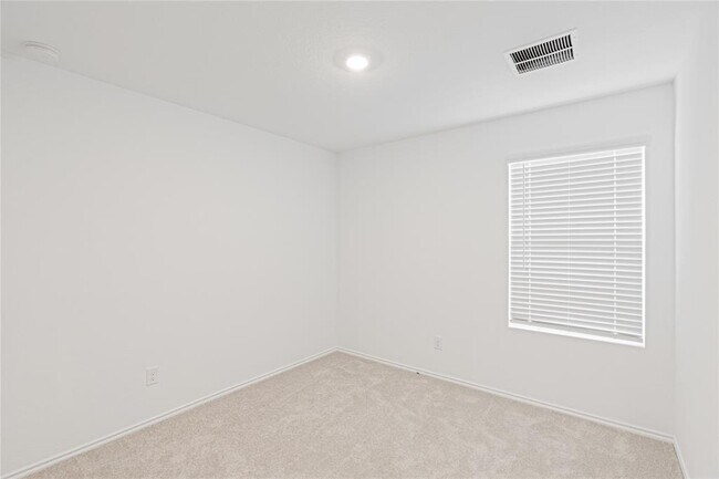 Building Photo - 117 Dark Victory Rd