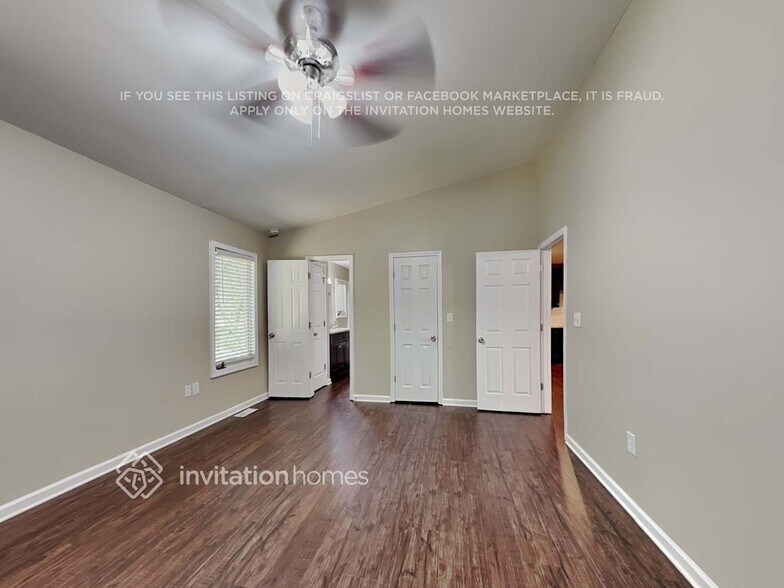 Building Photo - 300 1st St