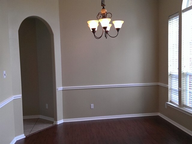 Building Photo - 25118 Auburn Terrace Dr