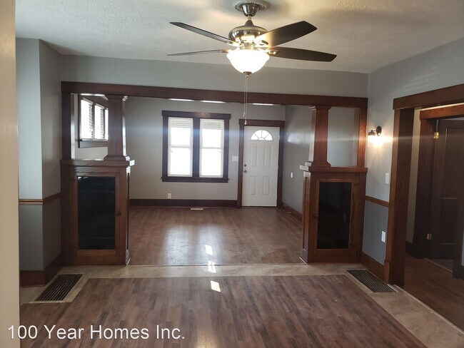 Building Photo - 4 br, 2 bath House - 5233 S. 49th Street