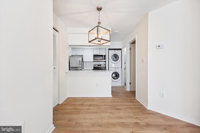 Building Photo - 9912 Hellingly Pl