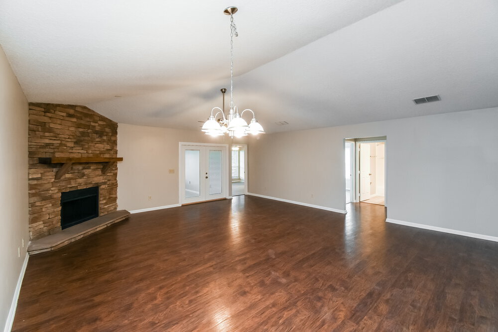 Building Photo - 1653 Spring Oaks Ln