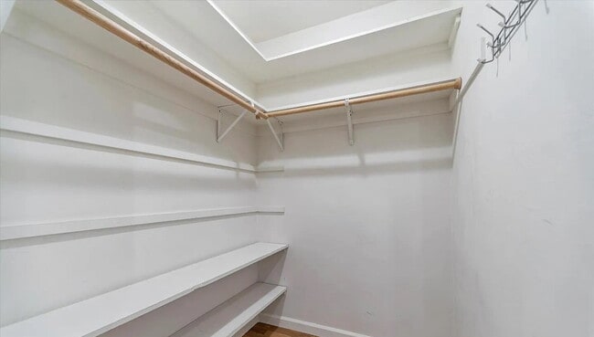 Building Photo - "Charming 1-Bedroom Oasis in the Heart of Brooklyn – Your Perfect Urban Retreat!"