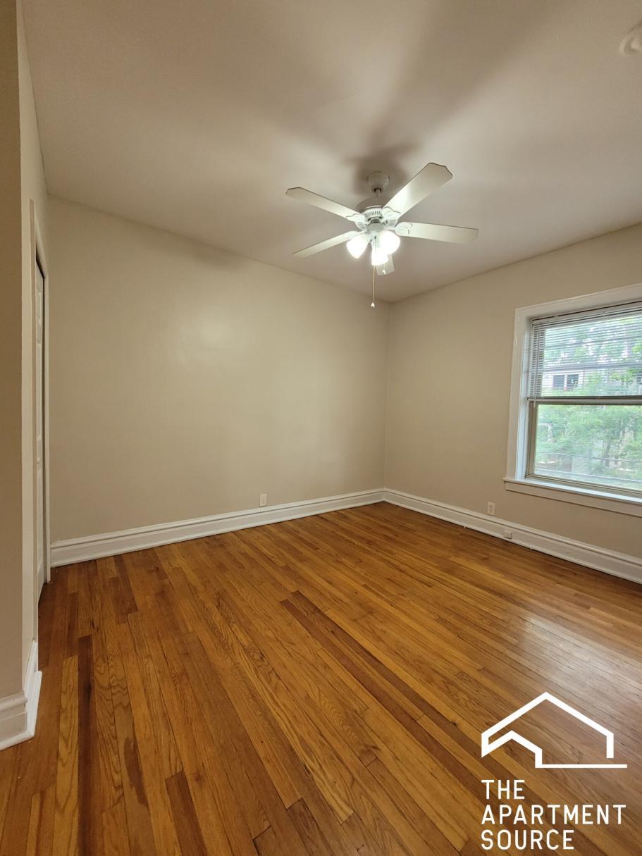 Building Photo - 916 Reba Pl