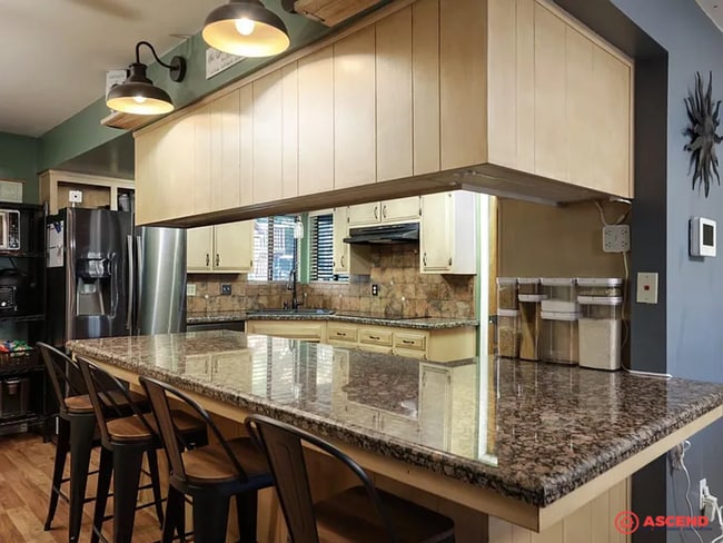 Building Photo - Captivating Home Near Highland Highschool!