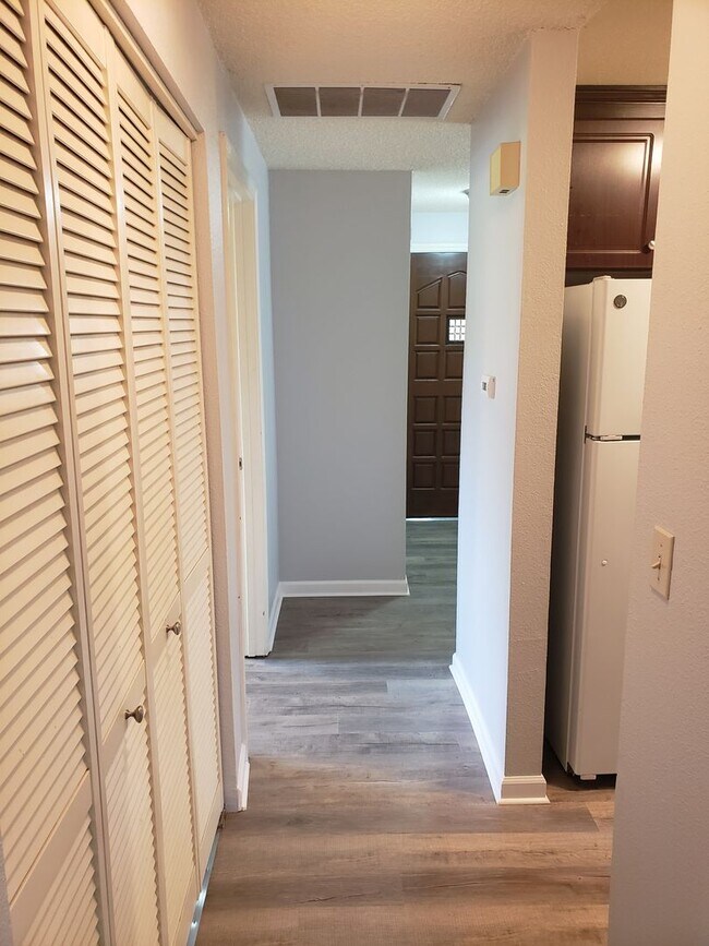 Building Photo - Emerald Ridge High School Duplex