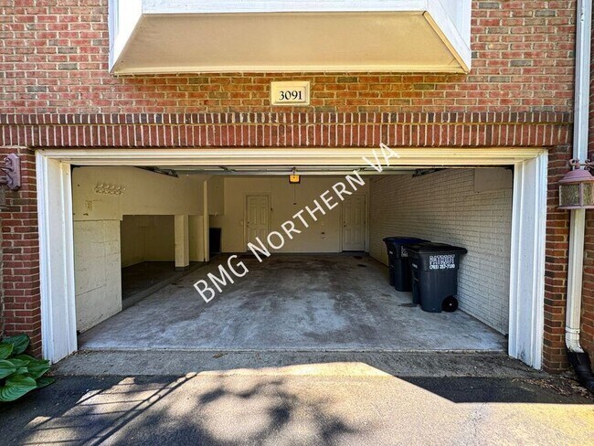 Building Photo - 3091 McKinnon Way