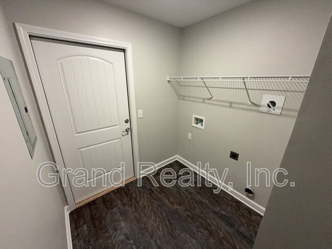 Building Photo - 4013 Brittany Ln