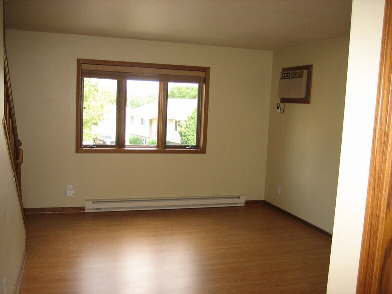 Building Photo - 77 Sinykin Cir
