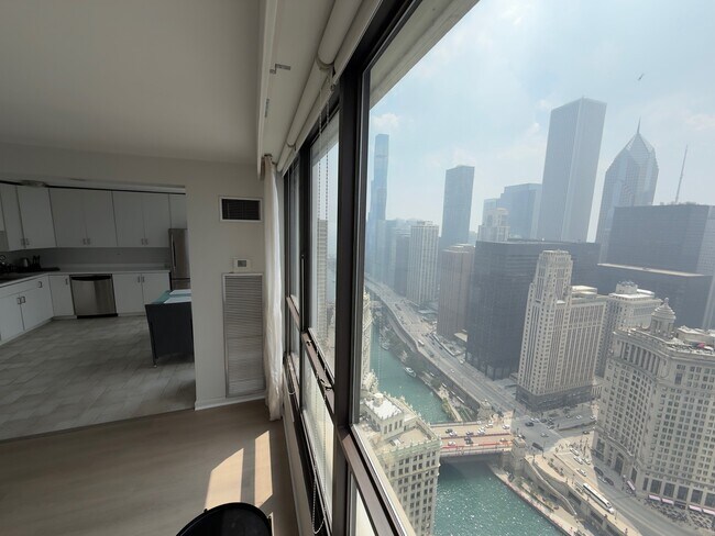 Building Photo - 405 N Wabash Ave