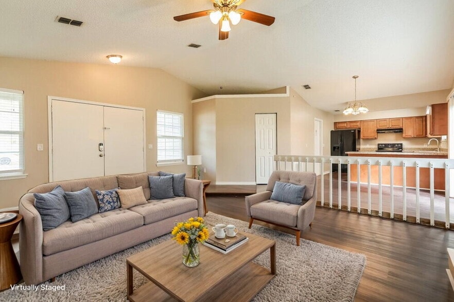 Building Photo - 1863 Sherwood Dr