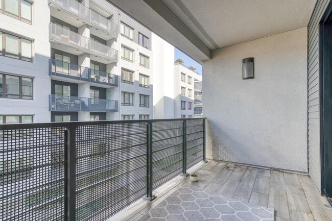 Building Photo - 3578 Rambla Pl