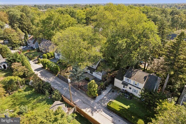 Building Photo - 433 Haverford Rd