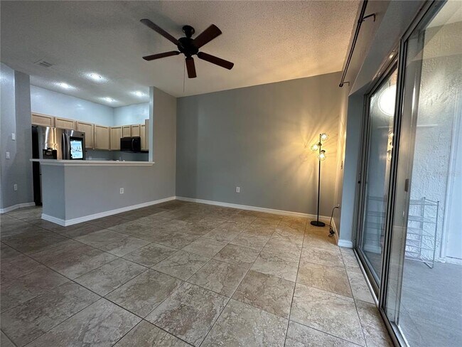 Building Photo - 14572 Laguna Beach Cir