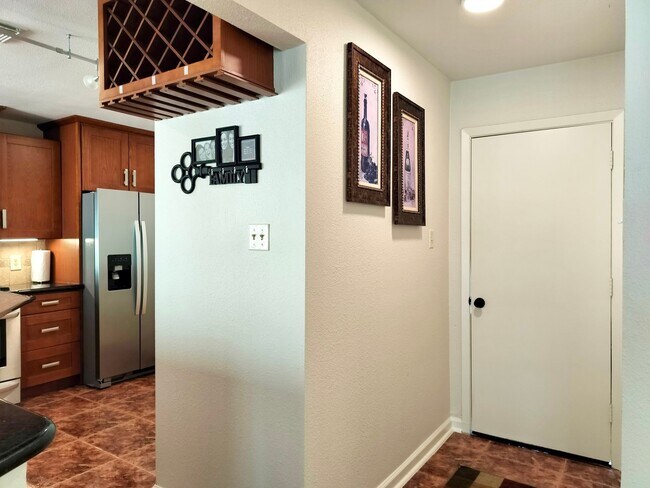 Building Photo - 20313 Sunny Shores Dr