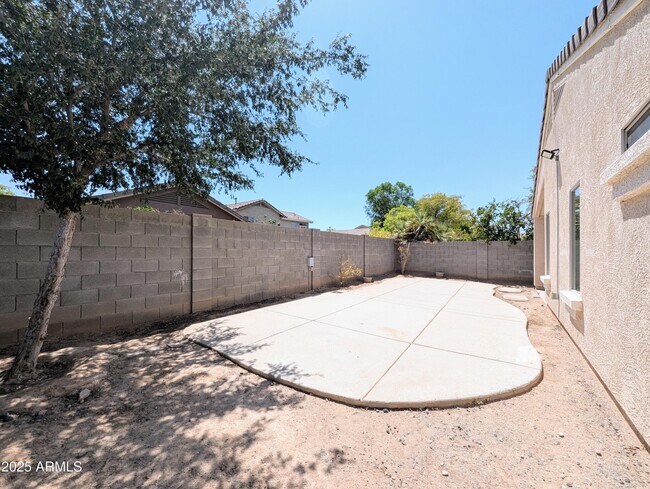 Building Photo - 13959 W Country Gables Dr
