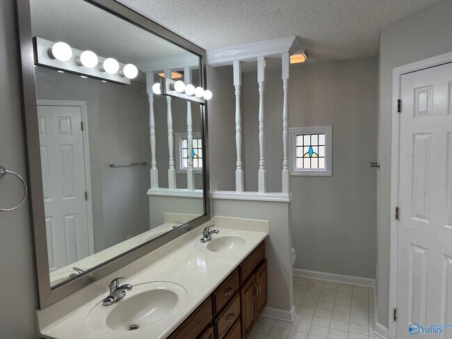 Building Photo - 101 Springfield Ln