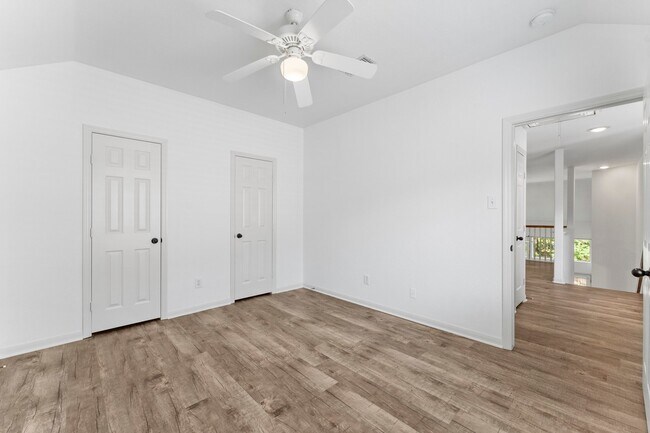 Building Photo - 31 W Greenhill Terrace Pl