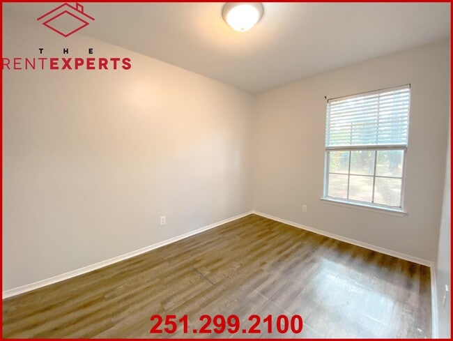 Building Photo - 9641 Royal Woods Ct