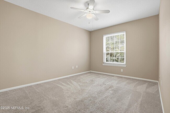 Building Photo - 10550 Baymeadows Rd