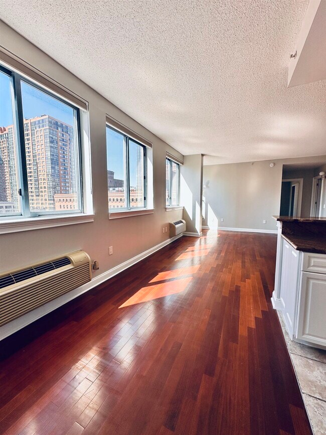 Building Photo - 311 Washington St