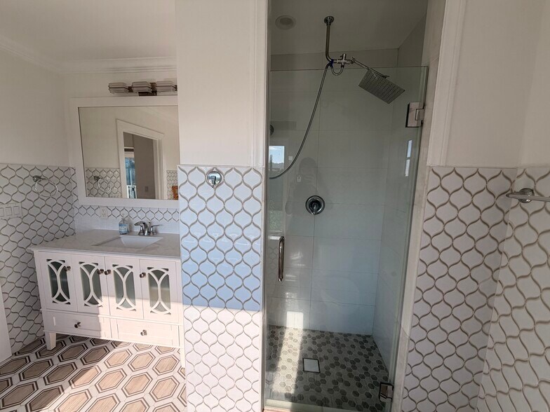 Building Photo - 3910 Cody Rd