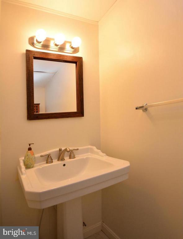 Building Photo - 3151 Ellenwood Dr