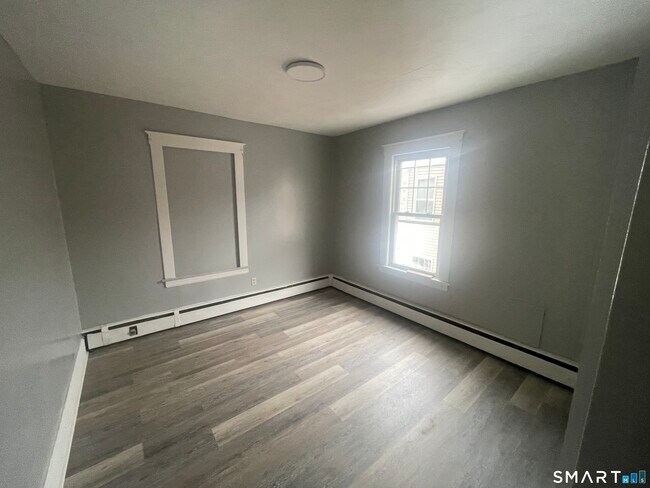 Building Photo - 22 Wilcox St