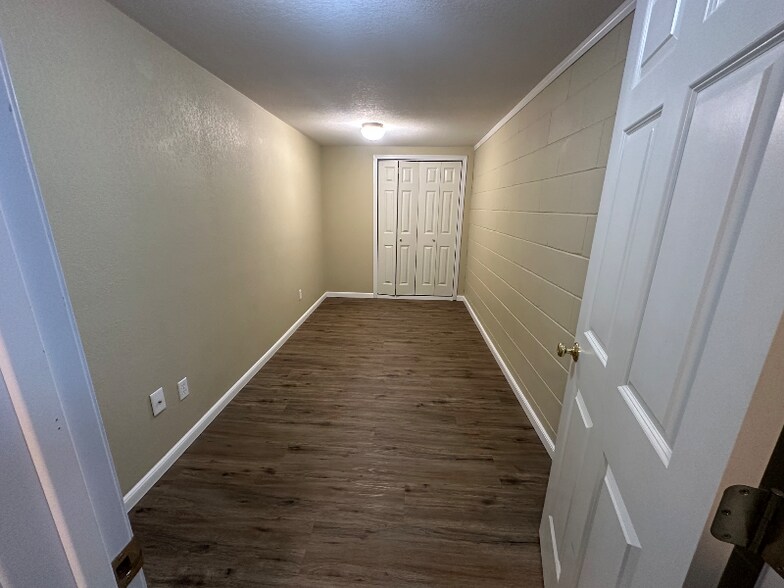 Building Photo - 1009 15th St NW