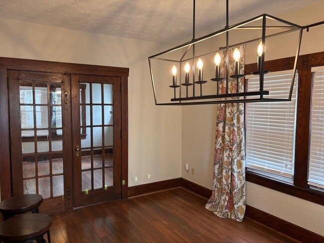 Building Photo - Single Family Home located within Minutes of both Hospitals. - 3 Bedrooms, 1 Bathroom and 1 Car G...