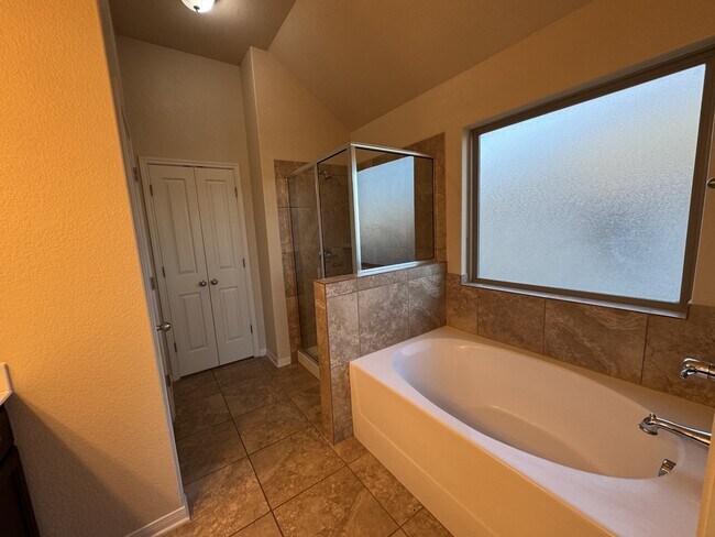 Building Photo - 5607 Markham Dr