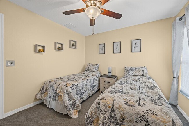 Building Photo - 324 Bonville Dr