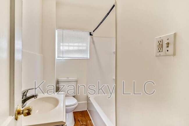 Building Photo - 4515 N Marvine St