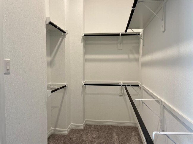 Building Photo - 24226 Maple Summit Ln
