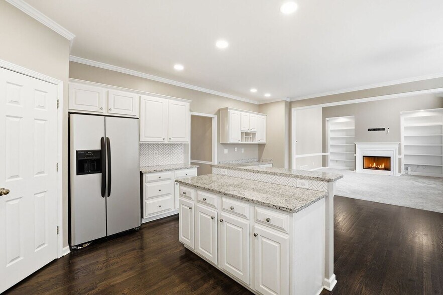 Building Photo - 310 Stoneleigh Dr SW