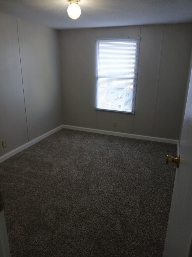 Building Photo - Mobile Home for Sale or Rent