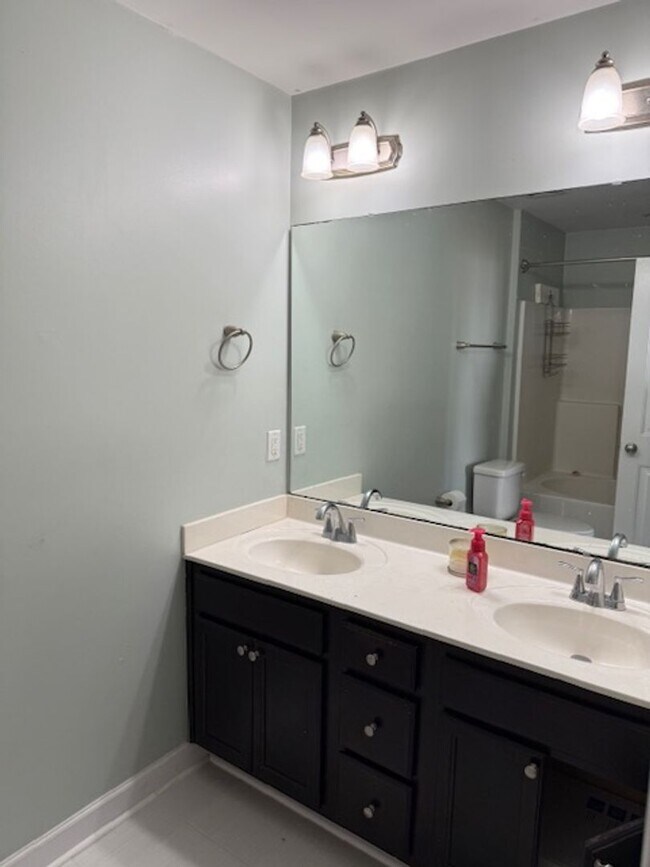 Building Photo - 3 Bedroom Home in The Landing at Folkstone...