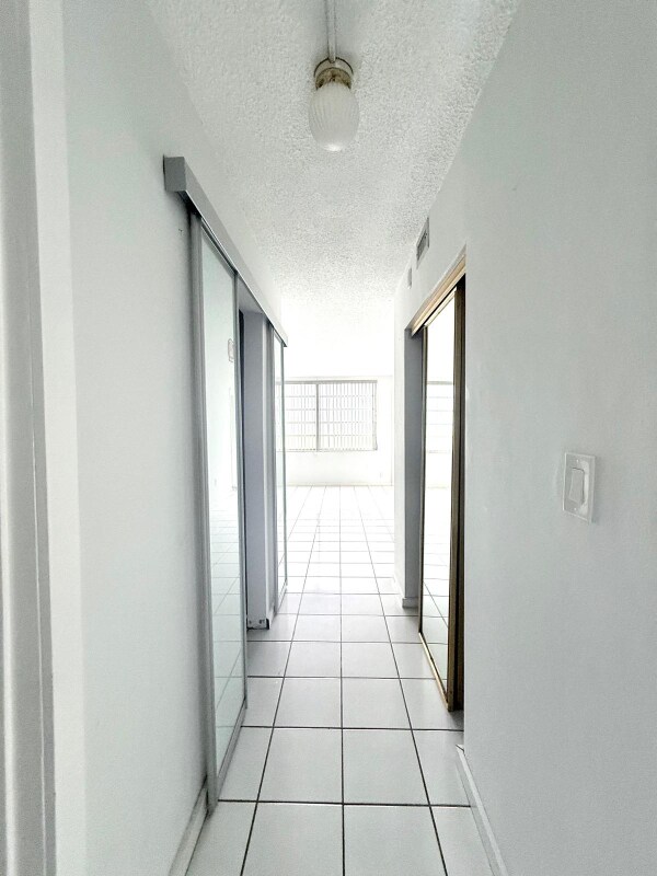 Building Photo - 1601 NE 191st St