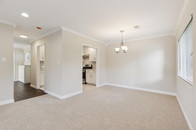 Building Photo - Remodeled 2 Bedroom in Downtown Palo Alto with Central A/C!