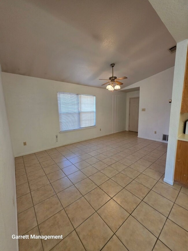 Building Photo - 1703 Taylor St