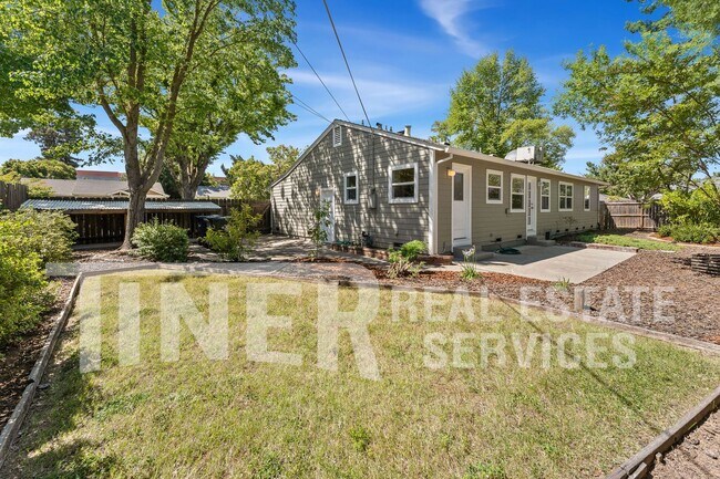 Building Photo - 541 Sandburg Dr