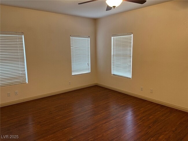 Building Photo - 5764 Yellowcrest Ct