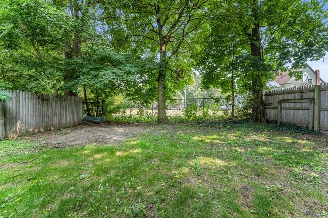 Building Photo - Charming Home with Updates and Covered Por...