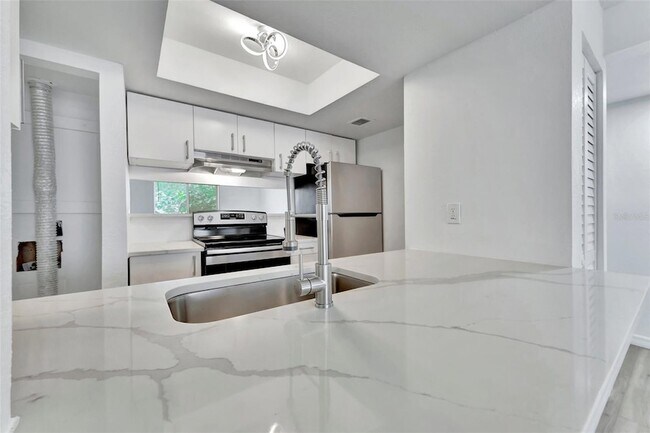 Building Photo - 9940 7th Way N